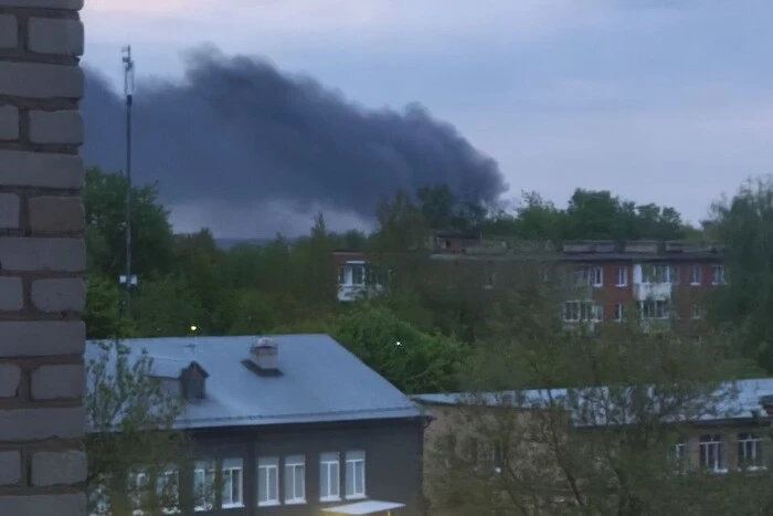 Im Umland von Moskau brennt es großflächig: Lager stehen in Flammen (Foto, Video)