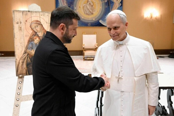 Selenskyj machte dem Papst ein unerwartetes Geschenk