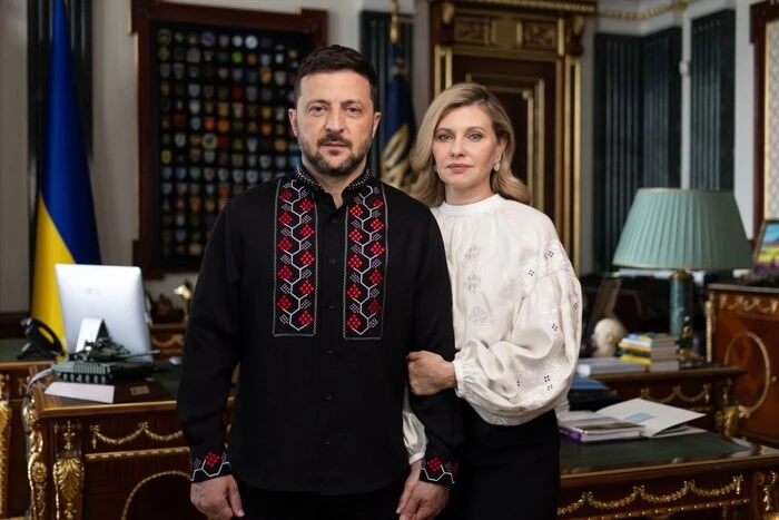 Selenskyj und seine Frau veröffentlichten Fotos in traditionellen Stickereien