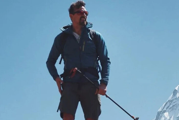 A Briton Sets a World Record by Climbing Everest 19 Times