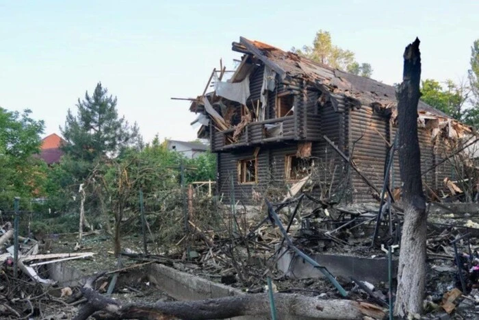 Атака на Запоріжжя, обвал моста в России: главное за ночь