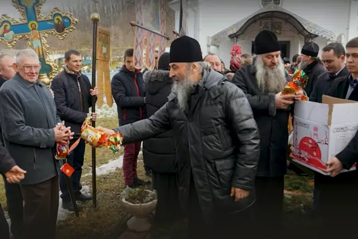 Kam mit dem Hubschrauber zur Kirche und sang im Chor: Was man über den Metropoliten Onufrji in seinem Heimatdorf sagt