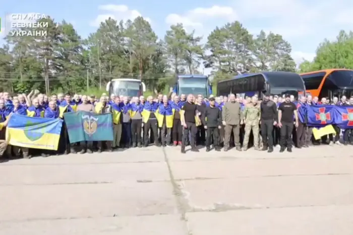 СБУ показала, як проходив перший етап обміну «1000 на 1000» (відео)