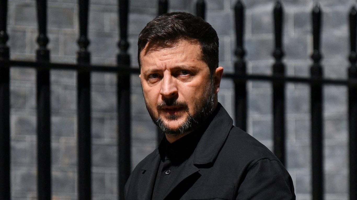 Зеленский утвердил состав делегации Украины в Риме