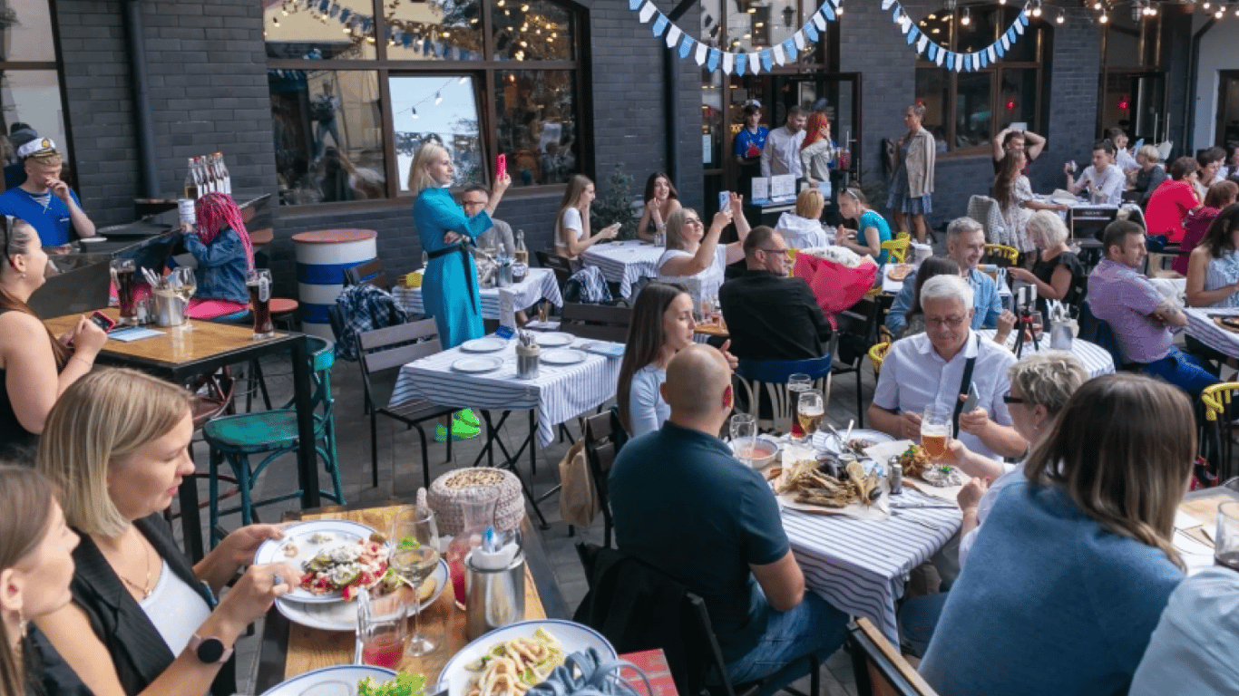 Legality of the operation of Odesa restaurants and clubs without shelters