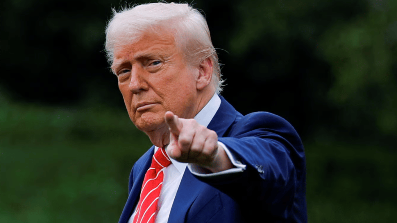 Трамп готовий дати Україні гроші на зброю — скільки виділить