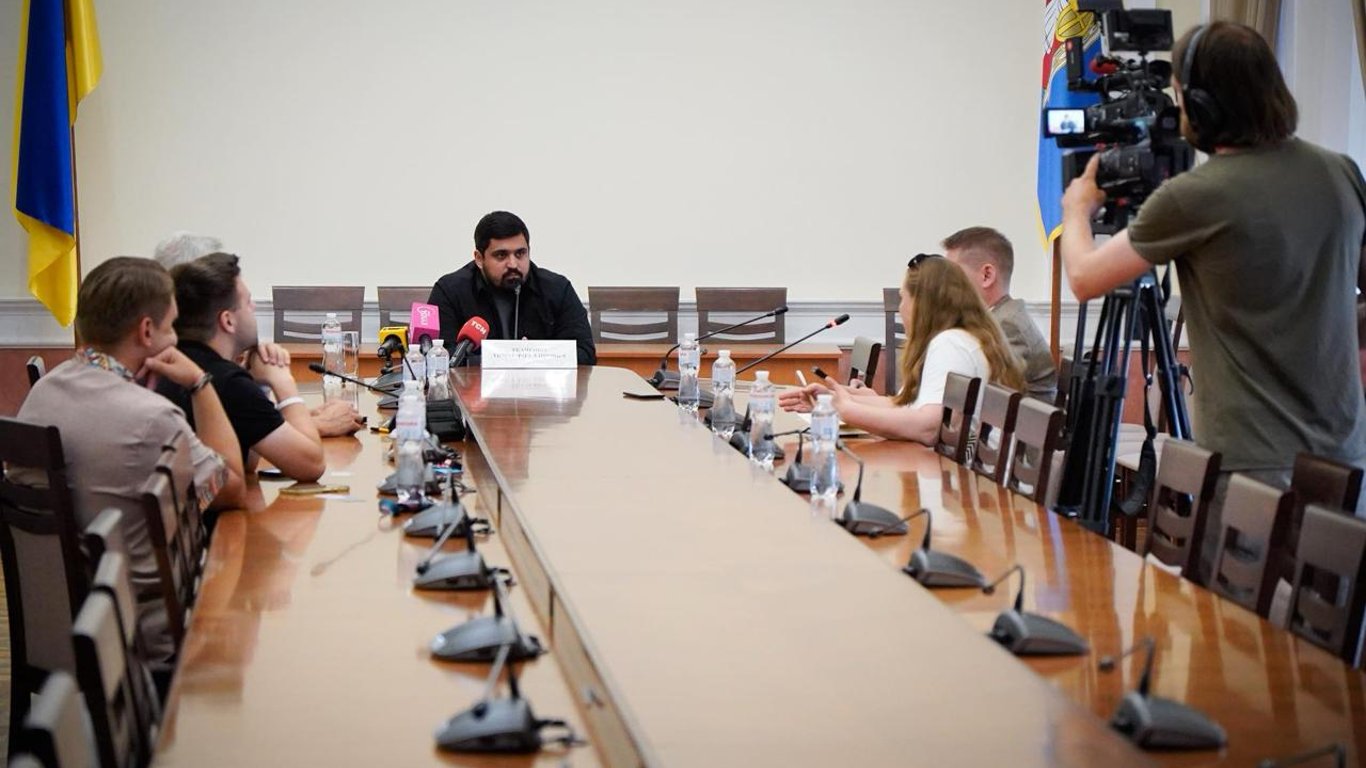 Ткаченко опроверг обвинения в блокировании работы города