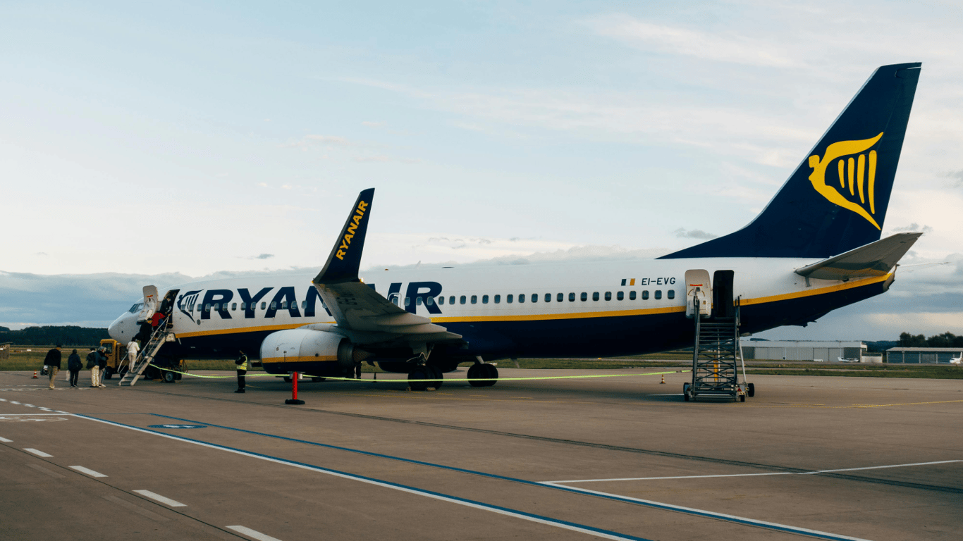 Ryanair Confirms New Carry-On Bag Parameters - What You Need to Know