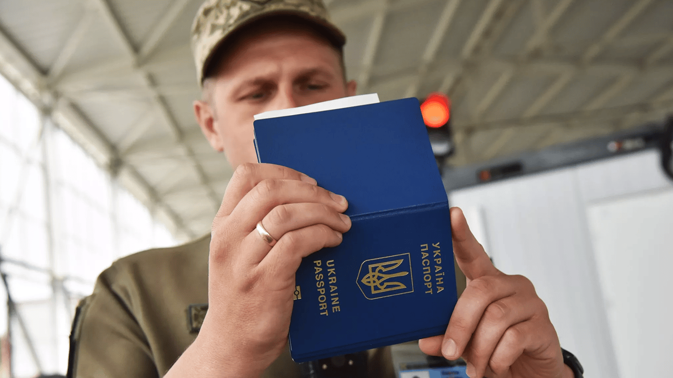 Деякі чоловіки зможуть виїжджати за кордон — над чим працює Рада
