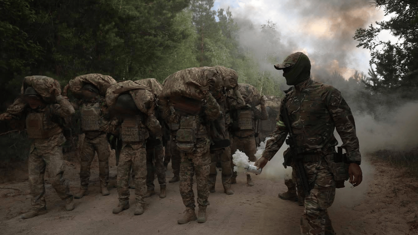 Sechs zusätzliche Zahlungen - was Militärangehörige im August erhalten