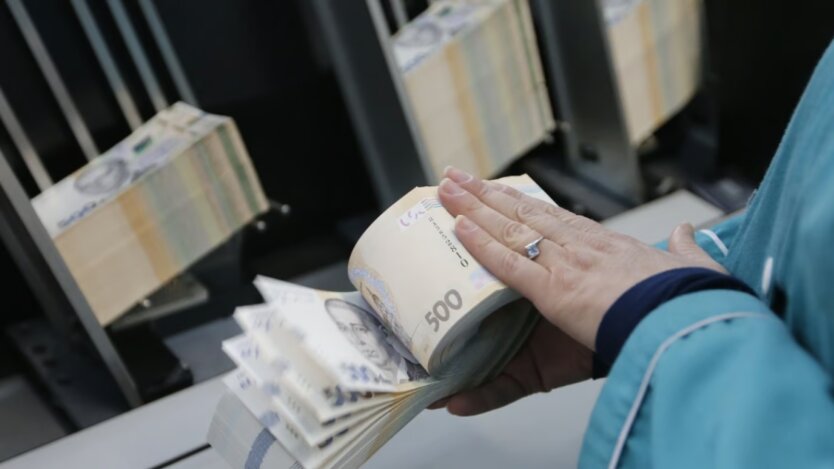 Salaries of officials in Ukraine have soared: who receives nearly 500 thousand hryvnias